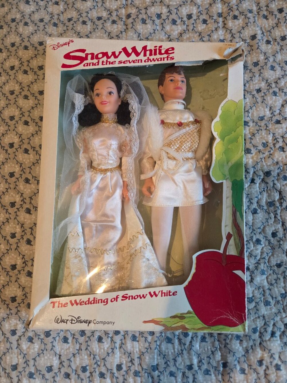 Vtg. Disney Snow White wedding 11" Doll Set 2pc Snow White in Box vtg. New